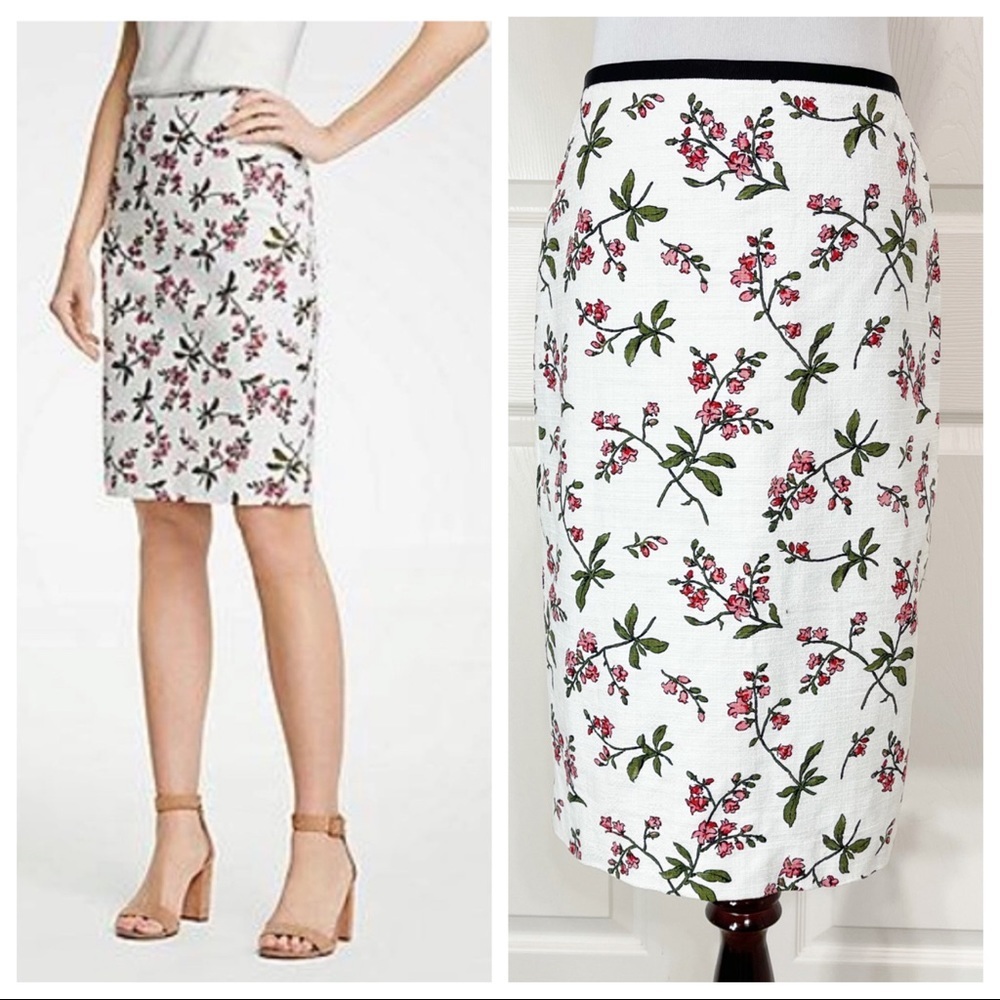 NWT! ANN TAYLOR Floral Pencil Skirt In Winter White